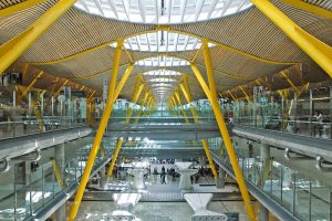 1200px-Barajas_Airport_Madrid_46845607791-300x200